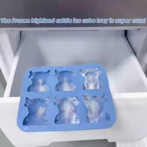 Summer Mini Highland Cow Cube of Ice Mold 3D Cute Silicone Ice Tray for Whiskey Cocktails Coffee Reusable Cow-Shaped Ice Mold
