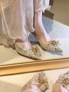 แชมเปญคริสตัลรองเท้าส้นสูงรองเท้าแต่งงานชี้นิ้วเท้าส้นบางสวมใส่สบายสองทาง < Ne2> รองเท้าประกาย < Ne1> รองเท้า