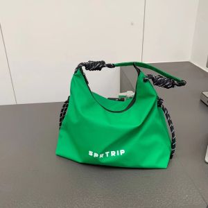 WJ New Style Large Capacity Casual Commuter Tote Bag Single Shoulder Womens Bag Simple Match European Fashion Nylon Material