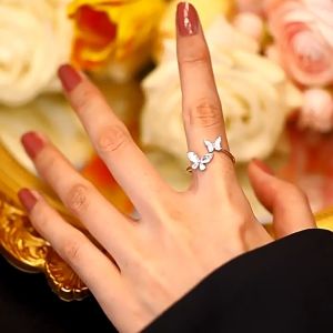 Nicedays🍒Cincin Kupu-kupu Zirkon Ganda Mewah Ringan Cincin Pembukaan Kelas Atas Niche Wanita Perak Murni