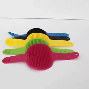 Pet Shower Brush Brush Shampoo Dispenser for Dog Hair Brush for Bath Comb Bathroom Grooming Cats