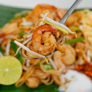 ซอสผัดไทย ธ ธง กับอีก 13เมนูความอร่อย