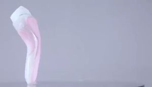 Schick เครื่องกำจัดขน มีหัวเปลี่ยน 2 หัว ไม่ทำร้ายผิว เครื่องกำจัดขนสตรี