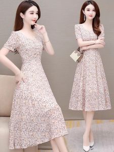 ชุดเดรสผ้าชีฟองลายดอกไม้หรูหรา ทรงเอ เอวสูง แขนสั้น คอวี กระโปรงทรงเอ ชุดเดรสผู้หญิงฤดูร้อน ชุดเดรสยาวปานกลาง