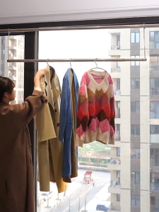 ราวแขวนผ้าเช็ดตัว ปรับระดับได้ ราวแขวนเสื้อผ้า ราวตากผ้า ไม่ต้องเจาะผนัง ราวแขวนผ้า ราวผ้าม่าน รับน้ำหนักได้ 30kg