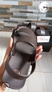 Sandal Pria Dewasa Tali Belakang CAMOU DANTE Sendal Cowok Stylish Dengan Desain Minimalis Gaya Kekinian Resmi Bahan TPR Sol Tebal Empuk Teknologi Anti Slip
