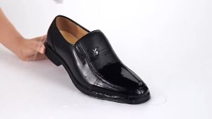 New Trendy MenS Black Casual Leather Shoes Round Toe Soft Soles Business Dress Shoes Pull On Breathable Wedding Shoes