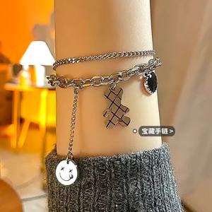 สร้อยข้อมือสองชั้นหน้ายิ้มคุกกี้หมีน้อยแฟชั่นหวานและเย็น ins สไตล์การออกแบบสร้อยข้อมือบุคลิกภาพญี่ปุ่นและเกาหลี