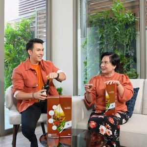 น้ำสมุนไพรพลูคาวสกัด อทิส อัมริท Atis Amarit คุณอั้ม น้ำอัมริท พลูคาวสกัด อัมริทพลูคาว ขนาด 750 ml.