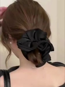 Phụ Kiện Tóc Hình Tròn Đen Bóng