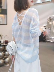 Áo Chống Nắng Dài Tay Màu Xanh Dopaamine Cho Nữ Mùa Hè 2025 Thiết Kế Mỏng Hở Lưng Dây Chéo Cổ Tròn Dáng Rộng Phong Cách Hàn Quốc