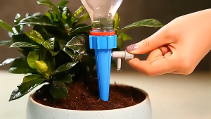 20Pcs Plant Watering Spikes Auto Drippers Irrigation Devices Adjustable Water Volume Seepage Dripper