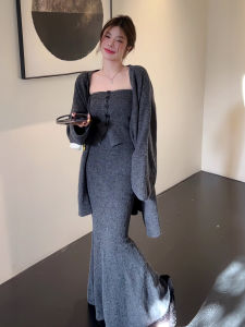 ชุดเสื้อสเวตเตอร์ถักสไตล์ย้อนยุคสำหรับผู้หญิง ชุดสามชิ้น ฤดูใบไม้ร่วง 2024 ใหม่ สไตล์เกาหลี เสื้อกั๊กแขนกุด กระโปรงสั้น ชุดแฟชั่น