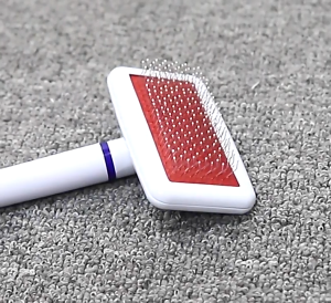 Pet Grooming Brush – Gentle Detangling Comb for Dogs & Cats with Stainless Steel Pins and Cushioned Head