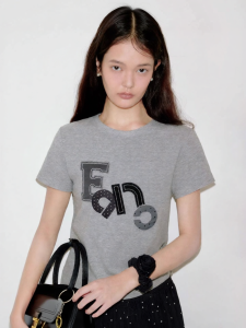 Fano | Áo Thun Tay Ngắn Có Đính Huy Hiệu Thêu Chấm