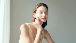 SKIN1004 Madagascar Centella Tone Brightening Capsule Cream 75ml Cream Pelembap Pencerah Wajah [BPOM+ORI]