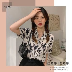 LKShoes  แนะนำงานเข้าใหม่พร้อมส่ง เสื้อเชิ้ตแขนสั้นลายดอก งานฮาวายแฟชั่น ทรงดี เนื้อผ้านุ่ม ใส่สบาย ระบายอากาศได้ดี รุ่นนี้พร้อมส่งหลายสีให้เลือก ไม่อยากพลาดงานดีๆ รีบเลย