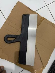 RASKAM T SKIM T ALAT SCRAPER ALAT  PLAMER TEMBOK UKURAN 25 CM
