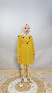 CF Kids Setelan Muslim Anak Perempuan Tunik Ruffle Bunga dan Celana Motif