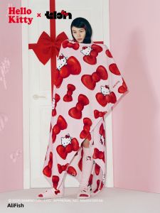 T-B-H | Hello Kitty Fleece Blanket