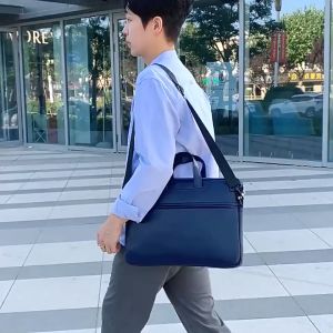 Túi chống sốc da bảo vệ cho Macbook laptop (kèm dây đeo)