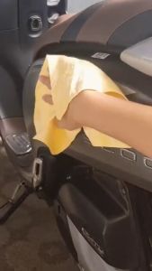 Kain Lap Kanebo serbaguna untuk cuci motor dan mobil | chamois merk WIN | microfiber berserat premium halus tebal ukuran besar jumbo tanabe dengan free wadah tabung