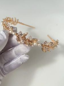 ZOTOP Hair Hoop Baroque Pearls Leaves Tiara Wedding Styling Headdress Tiara Jewelry Hair Styling Accessories Elegant Headwear Womans Fashion Headbands Hair Hoop Hairbands for Ladies Nonslip Hair Accessories Alloy Headband Ladies Hair Styling Jewelry