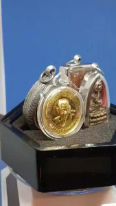 大福利配套(5样聖物一起)1)龙婆玛哈士拉高僧大德(龙婆济公)稀有金属指甲料(Sankhawanon钉子)铜牌2) 圣僧龙婆托驻世蛇珠庙原庙圣僧龙手抱蛇珠小立尊3)Wat Ketchaiyo非常精美混合经粉老料崇迪佛牌4)龙婆玛哈士拉高僧大德铜镀金自身铜牌5) 尼龙绳绳子粗项链(明细请参阅以下)Thai Amulet Super value 5 in 1 package