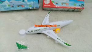 780B BISA NYALA! BUMP N GO ADA MUSIK & LAMPU KEDIP MAINAN PESAWAT TERBANG GARUDA INDONESIA