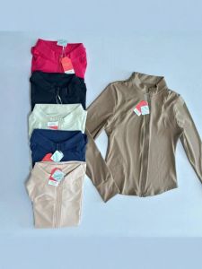 เสื้อคลุมโยคะฤดูใบไม้ร่วงสำหรับผู้หญิง ทรงเข้ารูป คอตั้ง กระดุม วิ่ง ออกกำลังกาย โยคะ เสื้อคลุมกีฬา ระบายอากาศได้ดี แห้งเร็ว ดูดซับเหงื่อ