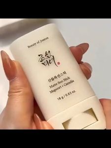 Beauty of Joseon Sun Stick Mugwort 18g for face and body