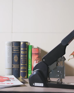 แม็กเย็บกระดาษ แม็คเย็บกระดาษ เครื่องเย็บmax STD No.A-5000(เย็บ 210 แผ่น) ประหยัดแรงกด น้ำหนักเบา แข็งแรง สวยงาม JBR Life Room