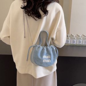 Tas Premium Wanita & Tas Selempang Wanita Import: Pilihan Sempurna Untuk Gaya & Kualitas