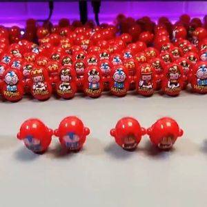 Satu Keluarga Mainan Anak Stress Relief Toy Karakter Kartun M360 Mainan Boneka Goyang Joget Mini