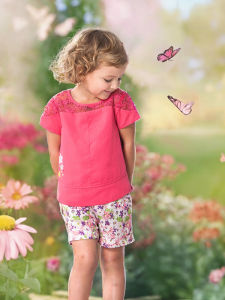 เสื้อยืดแขนสั้นผ้าไนลอนลายเป็ดสีเหลืองสำหรับเด็กผู้หญิงในช่วงฤดูร้อน เสื้อผ้าเด็กผู้หญิงสไตล์หวานๆ แขนสั้น ทรงปกติ