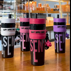 VIVOLILV【Delivery from Manila】900ml Big Plastic Cup Outdoor Portable Straw Cup Large Capacity Car Cup Water Bottles Sports tumbler Transparent with straw