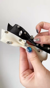 Kẹp tóc nơ đính đá pha lê thanh lịch Modleaf Ella Pin Hàn Quốc