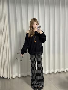 Áo Nỉ Hở Vai Màu Đen Rộng Rãi Cho Nữ Mùa Thu Dài Tay Dày Phong Cách Lười Biếng Thời Trang Đầu Thu Áo Nỉ Hở Vai Màu Đen