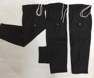 กางเกงวอร์มตะเข็บขายาวขาปล่อยมีสีดำและกลมเป็นสีพื้น