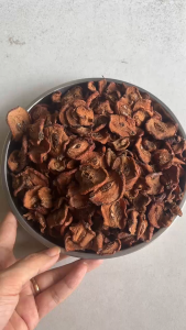 Táo mèo lát phơi khô tự nhiên ( Đóng gói 500 gr- 1kg). Hàng chất lượng ( lát to đều không vụn) dùng làm trà ngâm tửu