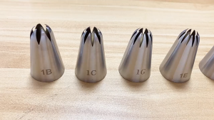 FF Spuit Kue Spuit Bunga 5 Pcs Set / Icing Sugar Spuit Cake Decoration Spuit Kue Kering Kue Semprit