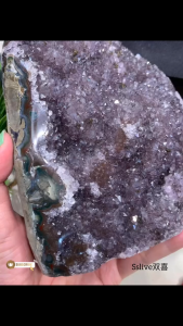 Natural Raw Amethyst mix color red ，green & purple phantom with foc base 边部多层次共生👉玛瑙、绿幽灵、红幽灵、方解石晶体光泽亮