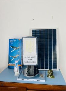 Đèn năng lượng mặt trời  bàn chải HC SOLAR LIGHT 500W Vỏ nhôm Tấm pin rời Ánh sáng trắng