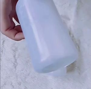 ขวดบีบรดน้ำ หรือขวดน้ำยาล้างตา 250 ml หลังจากใช้โฟมทำความสะอาด