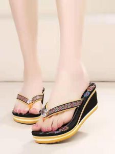 Summer Fashion Womens Thong Slippers Thick Bottom Platform Sandals Beach Holiday Outdoor Wear Comfortable Slip-On Fluff Trim