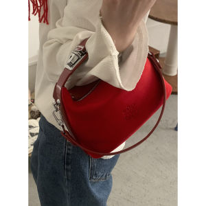 กระเป๋าสะพายข้างผ้าขนสัตว์สีแดงสำหรับผู้หญิงในช่วงเทศกาลปีใหม่ กระเป๋าสะพายข้างแบบสะพายข้าง กระเป๋าใส่อาหารสำหรับเดินทาง กระเป๋าสะพายข้างแบบลำลอง