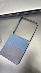 for Samsung Galaxy Z Flip 8 /7 Carbon Fiber Case Aramid Fiber Cover Ultra-Thin Lightweight Armor Protective Cover Durable Sturdy