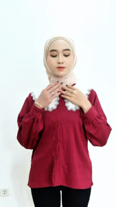 Blouse Diora – Atasan Wanita Lengan Panjang Kerah Renda Elegan Bahan Adem | Warna Hitam & Maroon