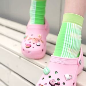 รองเท้า CROCS Classic Platform Clog รูปลักษณ์ ผู้หญิง พื้นหนา รุ่นมาใหม่ 2023