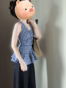 เสื้อกั๊กสายเดี่ยวคอวีสีน้ำเงินลายสก็อตสำหรับผู้หญิง ฤดูร้อน 2025 ใหม่ ไม่มีแขน ทรงเข้ารูป เสื้อตัวบนสุดหรูหรา เสื้อคลุมกันหนาว